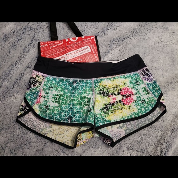 Lululemon Speed Shorts - Picture 6 of 6